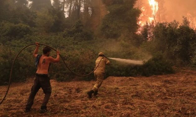 Δύο αδέλφια εθελοντές ο ένας στην Εντατική και ο άλλος σε θάλαμο με εγκαύματα