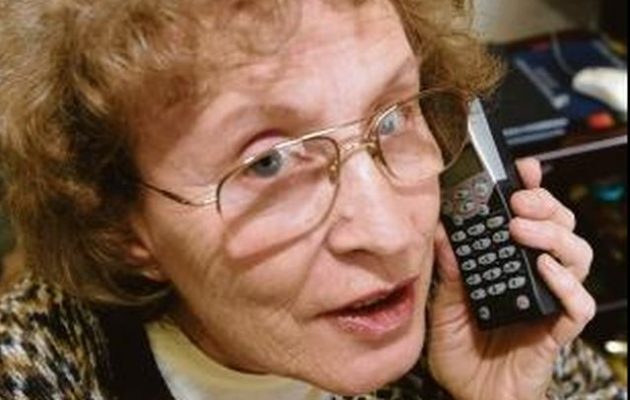 Φοβερές γιαγιάδες «παγίδεψαν» τηλεφωνικούς απατεώνες και ψευτοϋπαλλήλους της ΔΕΗ