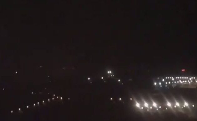 Μπλακ άουτ στην Καμπούλ – Μαίνονται μάχες, οι Αμερικανοί βομβαρδίζουν τους Ταλιμπάν