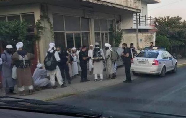 Προσαγωγή 13 τουριστών στην Καλαμάτα επειδή τους νόμισαν για Ταλιμπάν