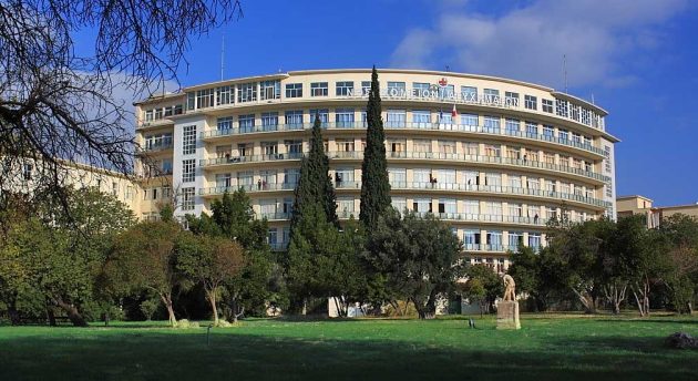 Φωτιά Αττική: Διασωληνωμένοι στο ΚΑΤ δύο εθελοντές πυροσβέστες