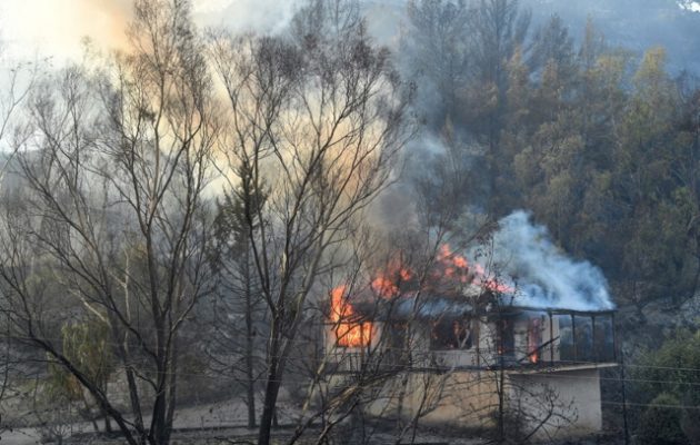 Φωτιά Μεσσηνία: Νέο μήνυμα από το 112 για εκκένωση οικισμών