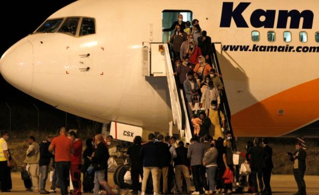 Οι πρώτοι 149 Αφγανοί πρόσφυγες έφθασαν στα Σκόπια