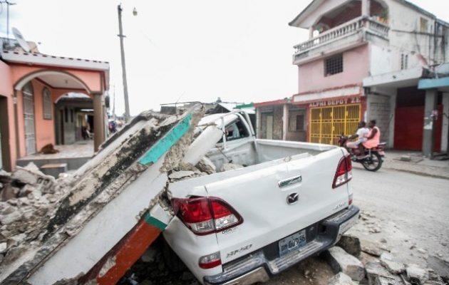 Τραγωδία στην Αϊτή: Τουλάχιστον 1.300 νεκροί και 5.700 τραυματίες από τον φονικό σεισμό