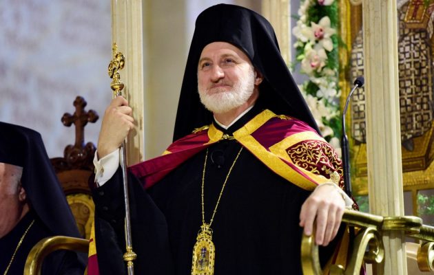 Αρχιεπίσκοπος Αμερικής: Ένα εκατ. δολάρια στους πυρόπληκτους της Ελλάδας