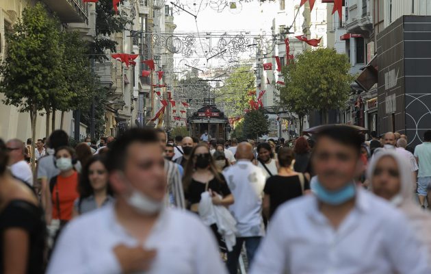 Κωνσταντινούπολη: Διαδήλωση κατά του εμβολιασμού και των μέτρων για την πανδημία