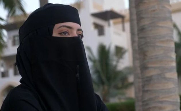 Οι Αφγανές φοιτήτριες θα πρέπει να φορούν μαύρη αμπάγια σε συνδυασμό με ένα νικάμπ