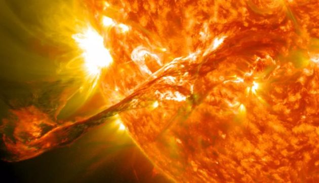 Η επόμενη ηλιακή καταιγίδα μπορεί να φέρει την «αποκάλυψη» στο Διαδίκτυο