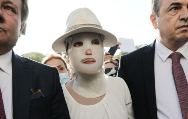 Η Ιωάννα Παλιοσπύρου καταθέτει στο δικαστήριο