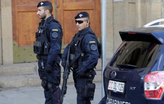 Ιταλία: Έφοδοι της Aστυνομίας σε σπίτια αντιεμβολιαστών που αυτοαποκαλούνται «μαχητές»