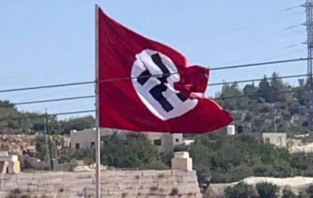 Παλαιστίνιοι ύψωσαν ναζιστική σημαία κοντά στη Χεβρώνα (βίντεο)