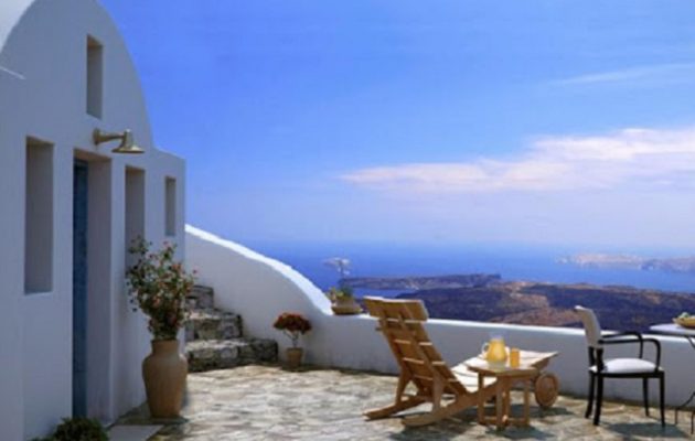 Handelsblatt: Η Ελλάδα εξελίσσεται στον πιο ελκυστικό επενδυτικό προορισμό για εξοχικές κατοικίες