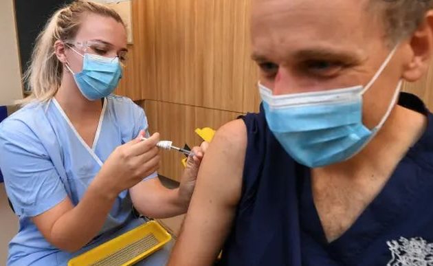 Ιταλία: Νοσηλεύτρια φέρεται να μην εμβολίαζε φίλους και συγγενείς αντιεμβολιαστές