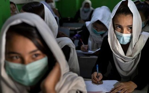 Οι Ταλιμπάν υπόσχονται ότι τα κορίτσια θα επιστρέψουν σε δευτεροβάθμια εκπαίδευση και πανεπιστήμια
