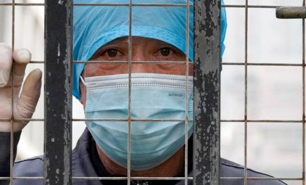 Ο κορωνοϊός εξελίχθηκε πριν 10 χρόνια στο σώμα κινέζου ανθρακωρύχου, ισχυρίζεται Αμερικανός επιστήμονας