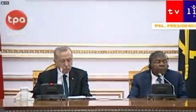 O Eρντογάν αποκοιμήθηκε σε συνέντευξη Τύπου (βίντεο)