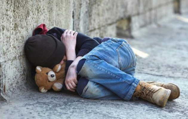 Στοιχεία-σοκ από την Eurostat: Ο κίνδυνος της φτώχειας απειλεί το 31,5% των παιδιών στην Ελλάδα