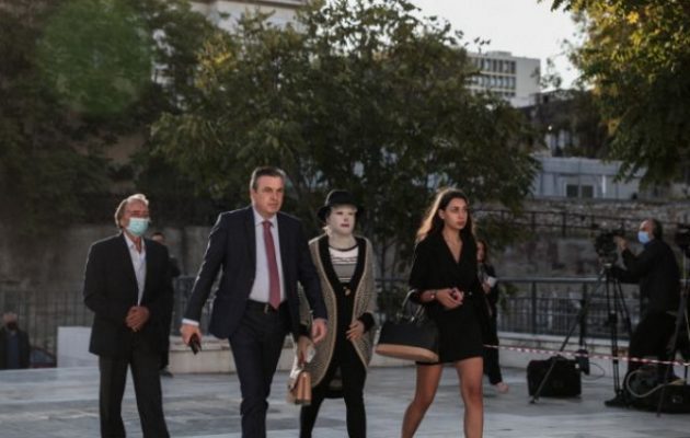 Επίθεση με βιτριόλι: Πώς ήξεραν που βρισκόταν η Ιωάννα – Ενδείξεις για γυναίκα συνεργό