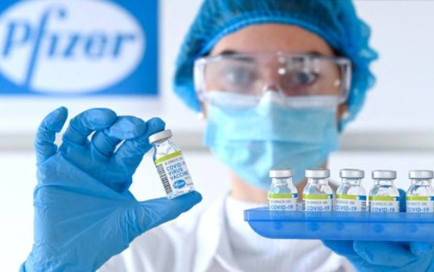 Ουγκούρ Σαχίν: «Θα χρειαστεί ένα νέο εμβόλιο κατά της Covid-19»