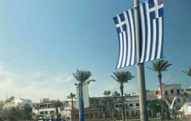 Λιβύη: Σημαιοστολίστηκε με ελληνικές σημαίες η Τρίπολη