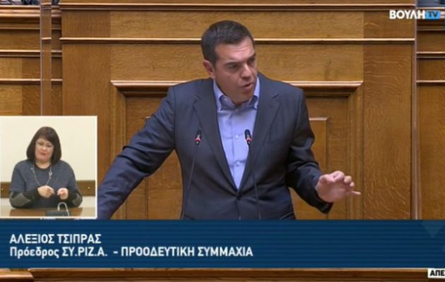 Τσίπρας σε Μητσοτάκη: «Χρηματοδοτείτε τους ψεκασμένους να κάνουν καμπάνια κατά του εμβολιασμού»