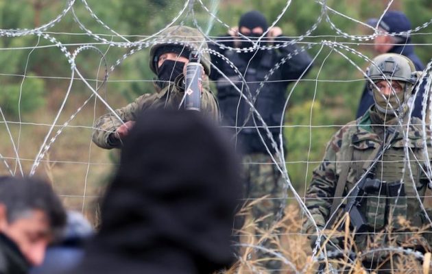 DW: Δράματα προσφύγων στα σύνορα Πολωνίας-Λευκορωσίας