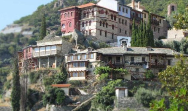 Άγιος Όρος: Ο μοναχός που πέθανε την Κυριακή ήθελε να εμβολιαστεί και δεν τον άφηναν