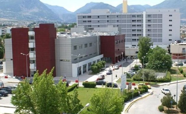 Πάτρα: Μάνα και κόρη ανεμβολίαστες μεταφέρθηκαν στο «Άγιος Ανδρέας»