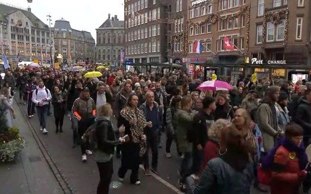 Επεισόδια και στη Χάγη κατά του «λοκντάουν» της ολλανδικής κυβέρνησης
