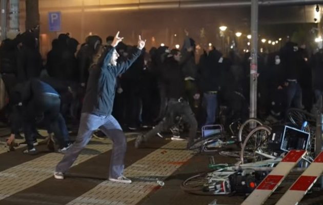 Ολλανδία: Επεισόδια μεταξύ διαδηλωτών και Αστυνομίας μετά την ανακοίνωση του νέου «λοκντάουν»