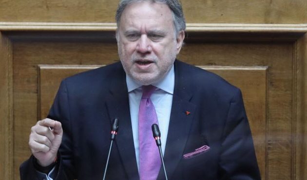 Οργή Κατρούγκαλου: Ο πρόεδρος της Βουλής παίζει «καθυστερήσεις» για τα μεγάλα συμφέροντα της ενέργειας