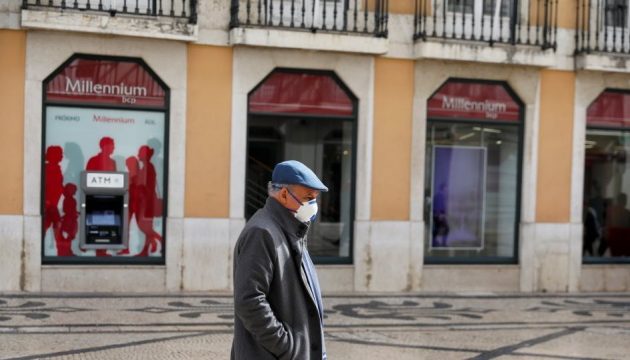 H Πορτογαλία με τα υψηλά ποσοστά εμβολιασμού ετοιμάζει νέα μέτρα λόγω αύξησης κρουσμάτων