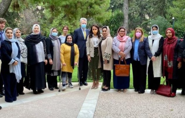 Πρέσβης Πάιατ σε Αφγανές βουλευτίνες ικέτισσες στην Αθήνα: «Βρίσκεστε στην Αθήνα, τη γενέτειρα της δημοκρατίας»