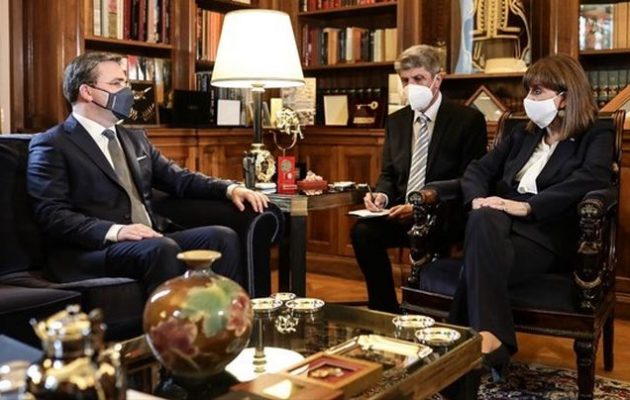 ΠτΔ σε Σέρβο ΥΠΕΞ: Η Ελλάδα δεσμεύεται για περαιτέρω ενίσχυση των στρατηγικών σχέσεων με τη Σερβία