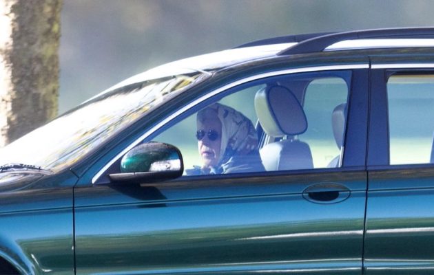 Η βασίλισσα Ελισάβετ έβαλε τέλος στις φήμες για την υγεία της