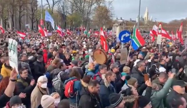 Χιλιάδες διαδηλωτές στη Βιέννη κατά της «δικτατορίας του κορωνοϊού»
