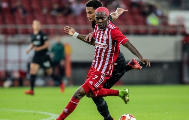 Ο Ολυμπιακός ηττήθηκε 2-1 από την Άιντραχτ και έχασε έδαφος για την πρωτιά