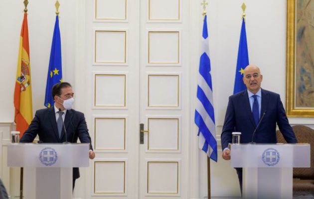 Ο Δένδιας τόνισε στον Ισπανό ΥΠΕΞ τη Ναυμαχία της Ναυπάκτου: «Τότε πίστευε ο σουλτάνος ότι μπορούσε να μετατρέψει τη Μεσόγειο σε μια τουρκική λίμνη»