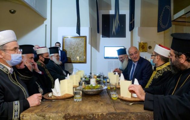 Ο Νίκος Δένδιας παρέθεσε δείπνο στους Μητροπολίτες και στους Μουφτήδες της Θράκης