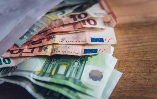 Τι θα ισχύσει από τον Ιανουάριο για το επίδομα των 534 ευρώ, την τηλεργασία και τα κυλιόμενα ωράρια