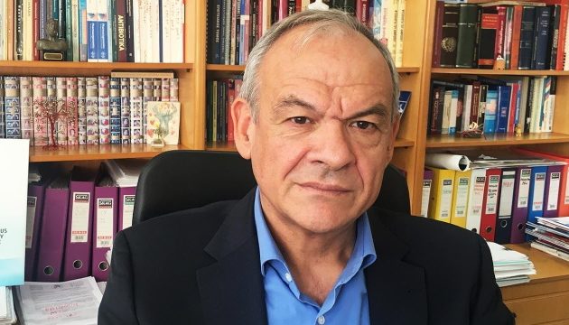 Μανωλόπουλος: Δεν έχουν καταναλωθεί τα μονοκλωνικά