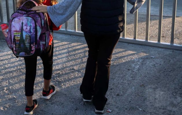 Βόλος: Τι είπε 33χρονη που καταδικάστηκε επειδή δεν έχει στείλει την κόρη της στο σχολείο