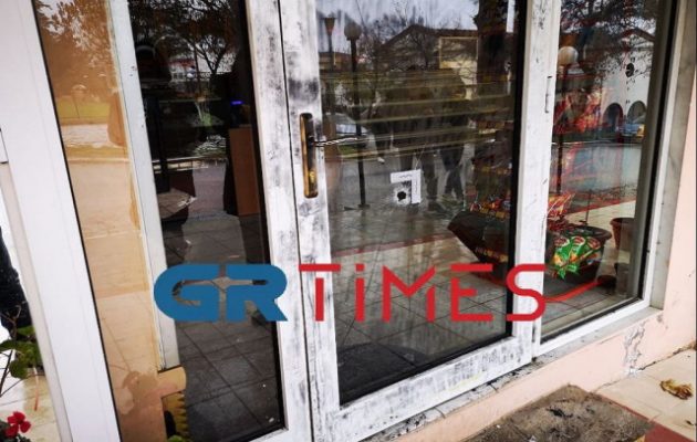 Θεσσαλονίκη: Ανατροπή στη δολοφονία 55χρονης – Ποιος τη σκότωσε μέσα σε ζαχαροπλαστείο