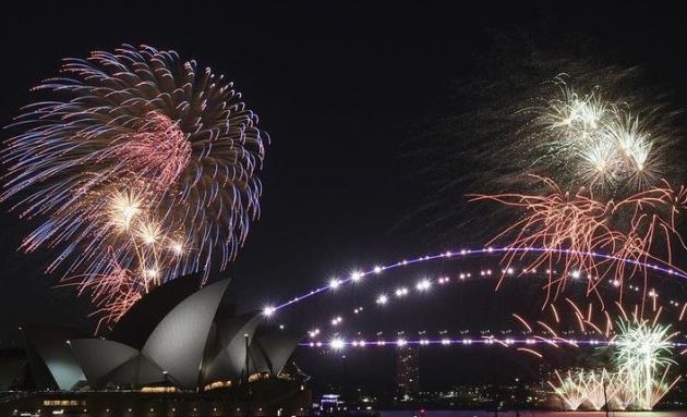 Η «Όμικρον» χάλασε τα ρεβεγιόν σε μεγάλο μέρος του κόσμου