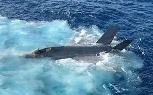 Αμερικανικό F-35 έπεσε από αεροπλανοφόρο στη θάλασσα της Νότιας Κίνας
