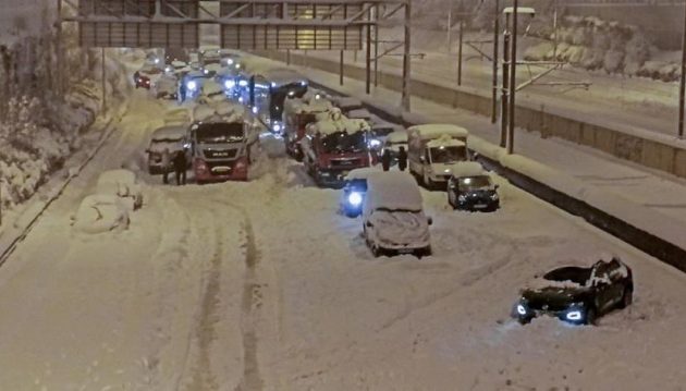 Eγκλωβισμένος γιατρός κινείται νομικά κατά της Αττικής Οδού – «Δεν ενδιαφέρθηκε κανείς»