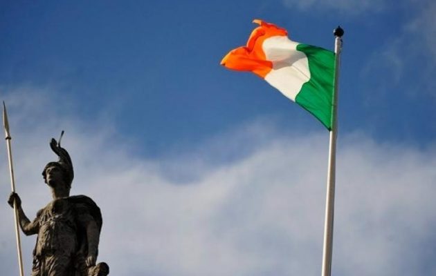 Η Ιρλανδία αίρει σχεδόν όλους τους περιορισμούς κατά της Covid-19