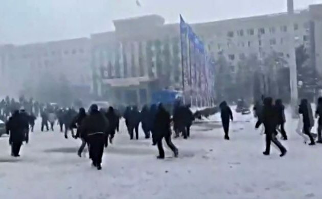 Δύσκολη η κατάσταση με την εξέγερση στο Καζακστάν (βίντεο)