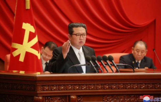 Ο Κιμ Γιονγκ Ουν έβαλε πρώτα τον λαό και μετά τα πυρηνικά – Τουλάχιστον στα λόγια