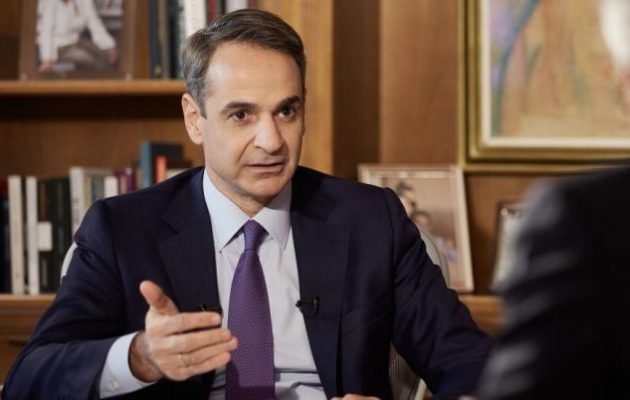 Κυριάκος Μητσοτάκης: Το 2021 είχαμε 16.000 νεκρούς αλλά «σώσαμε τον τουρισμό»